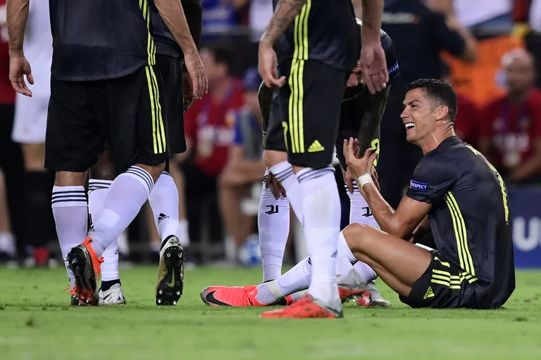 Cristiano Ronaldo sai Meistrite liigas punase kaardi.