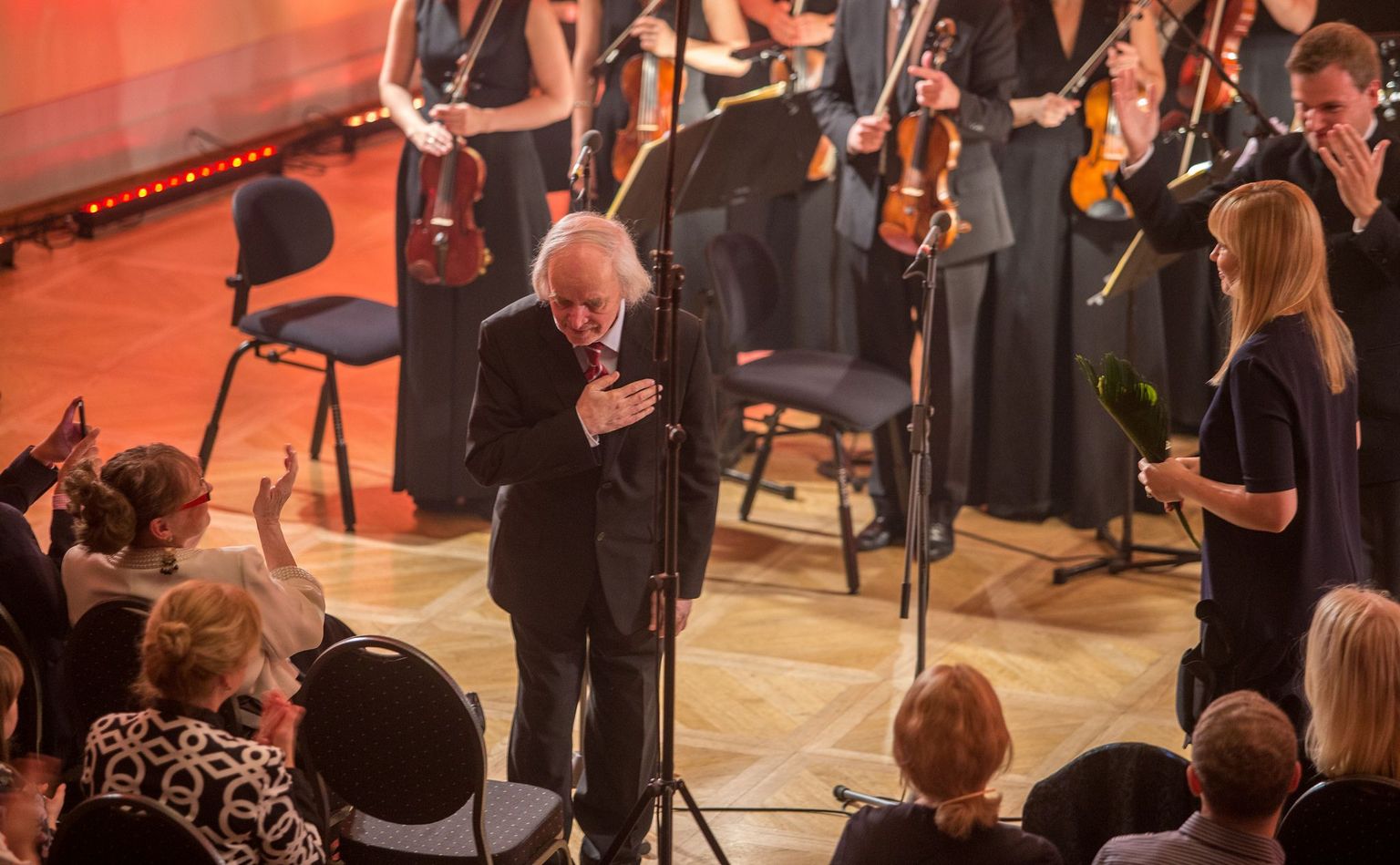 Tallinna Filharmoonia hooaja avakontserdil viibis ka helilooja Jaan Rääts, kes tähistab 15. oktoobril 85. sünnipäeva.