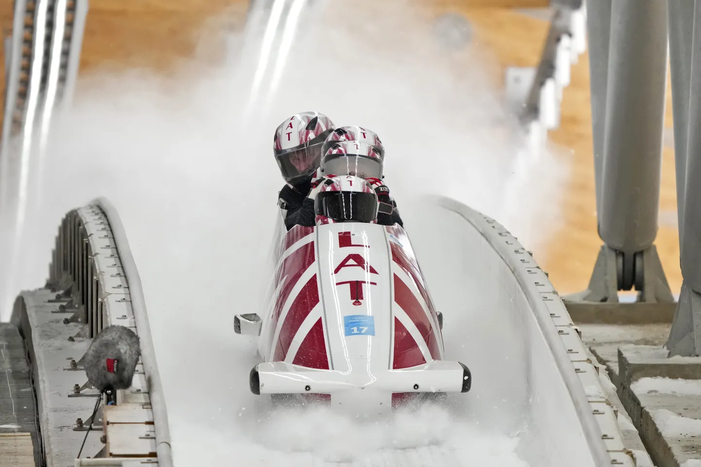 Oskara Ķibermaņa pilotētais bobsleja četrinieks.