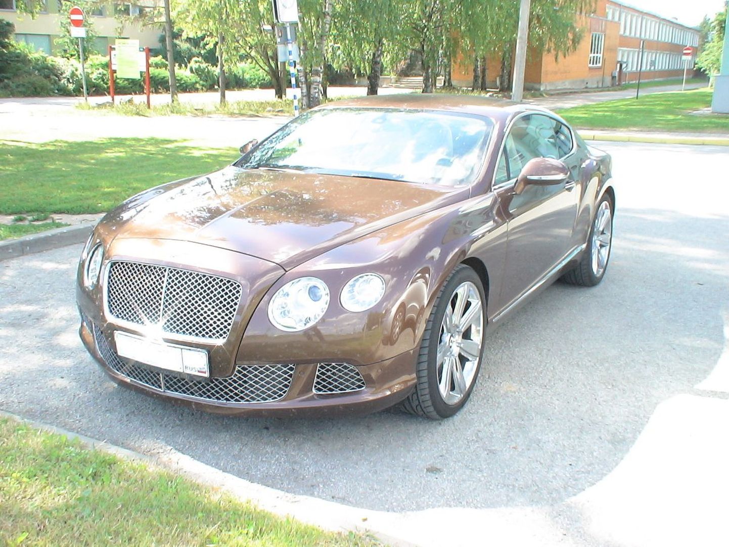 Bentley, millega Sergey kihutas