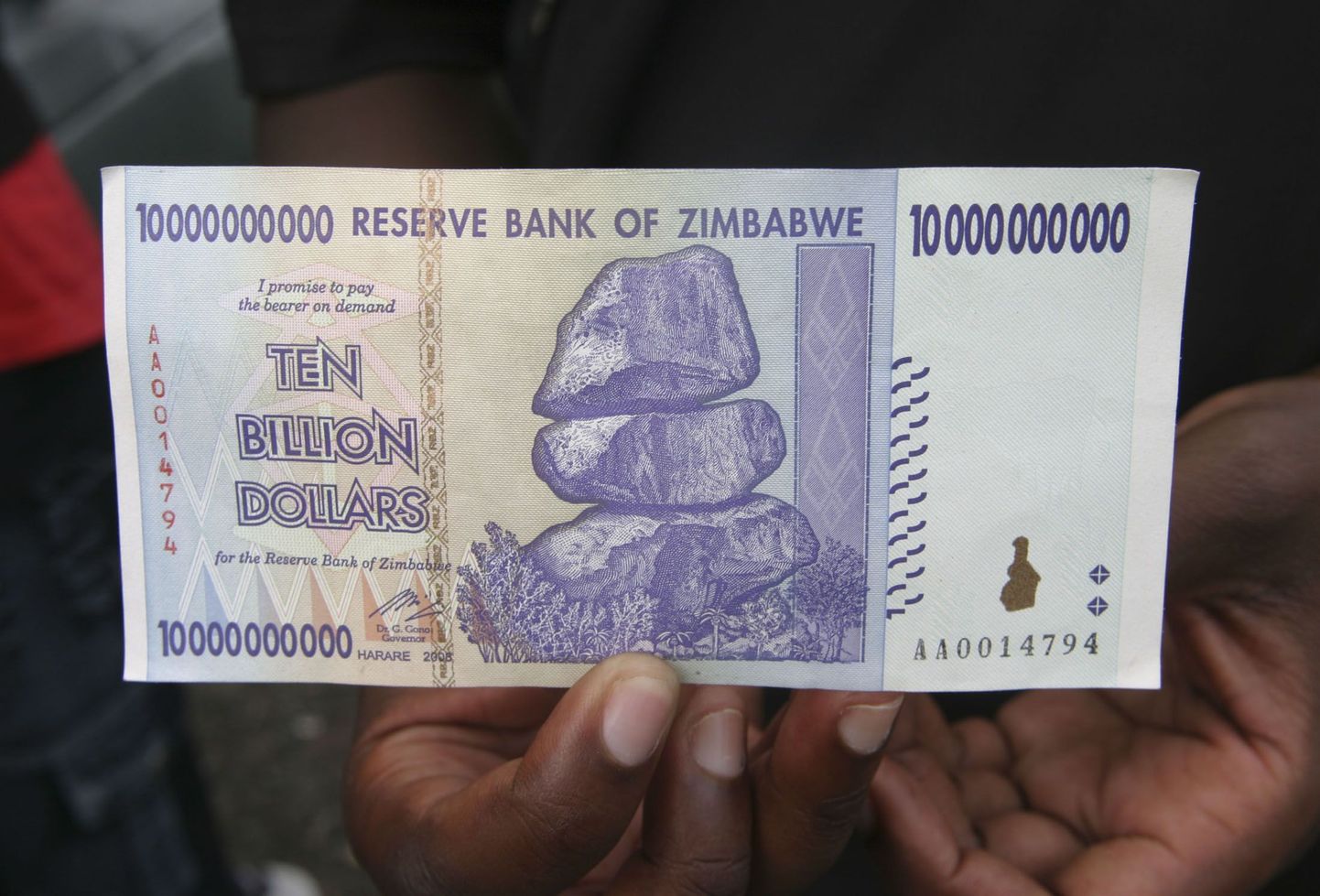 Zimbabwe 10 miljardi dollari suurune rahatäht detsembris 2008