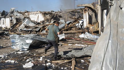 One dead, 19 injured in Russian airstrikes in Ukraine's Kramatorsk