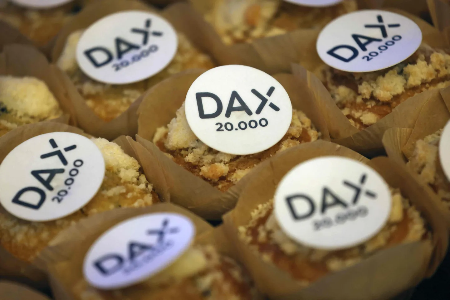 Saksamaa juhtiv aktsiaindeks DAX ületas esmakordselt 20 000 punkti taseme