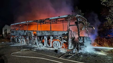 Orul põlesid taas vanad bussid, kahtlustatakse süütamist