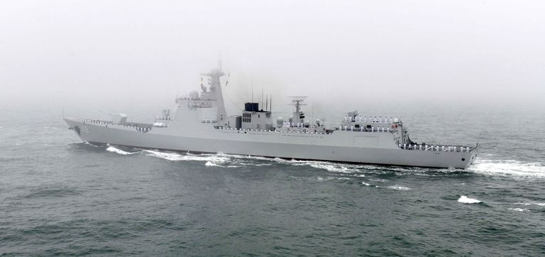 Hävituslaev Guiyang tänasel paraadil Qingdaos.