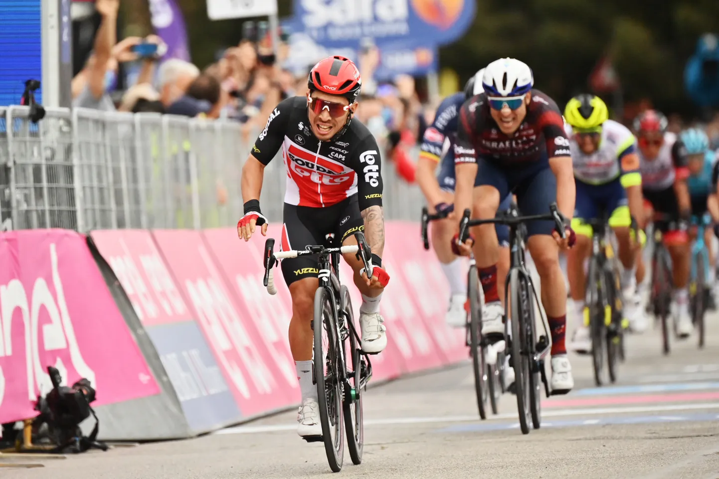 Caleb Ewan sprintimas võidu suunas.