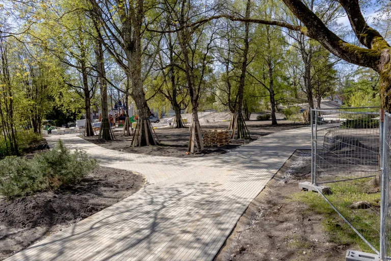 Rekonstrueerimise käigus saab kogu Munamäe park uue valgustuse ja kõik teed uue hallist betoonkivist katte.