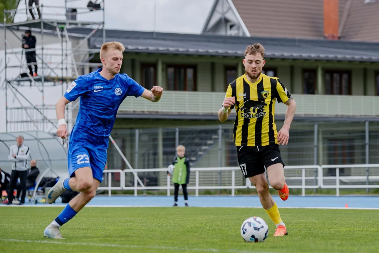 Sander Kapper (kollases) lõi Tammekale iluvärava.