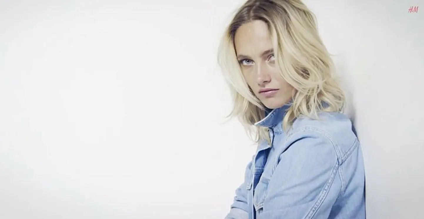 H&M Studio kevadsuvise kollektsiooni reklaamnäoks on Karmen Pedaru