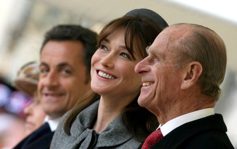 Carla Bruni ja prints Philip, kaugemal Nicolas Sarkozy