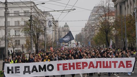 Sajad inimesed avaldasid Belgradis meelt Turmpi väimehe projekti vastu