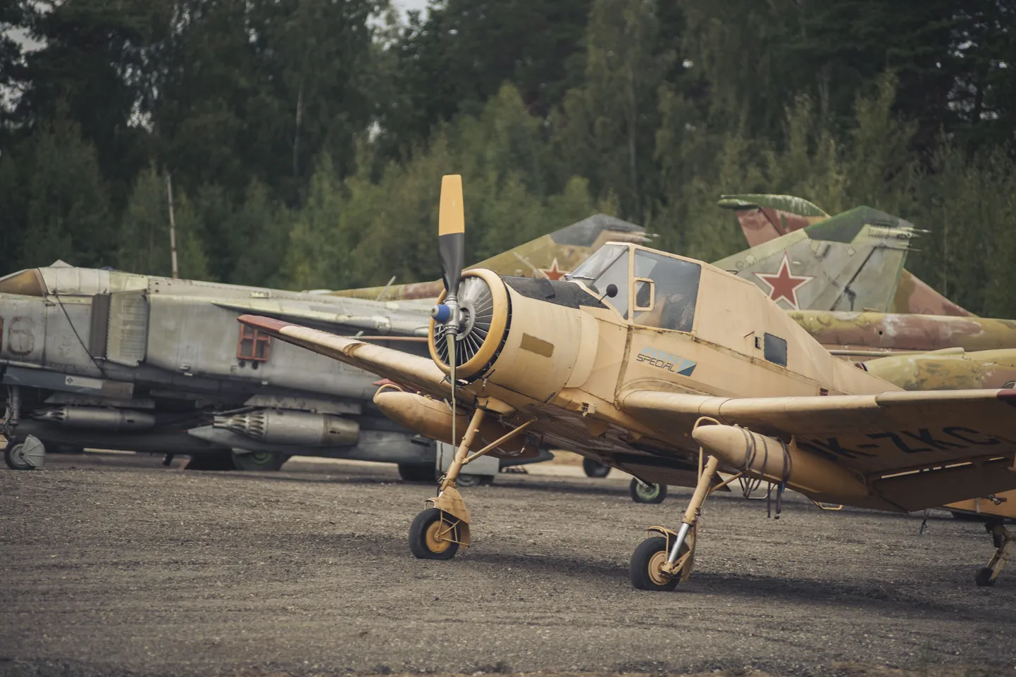 Foto: Rīgas Aviācijas muzeja eksponātu pārvietošana uz jauno atrašanās vietu