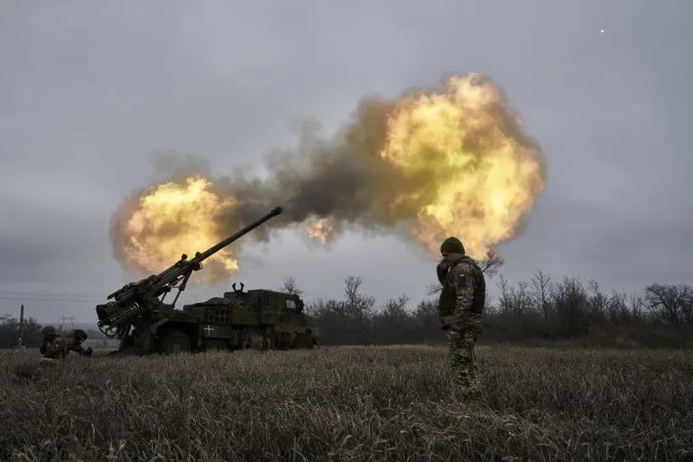 Lisaks läänest saadud abile on Ukraina sunnitud olnud ka oma relvatööstust arendama. Kui selleks on aega ning piisavalt investeeringuid, võib Ukrainast kujuneda üks juhtivaid relvatootjaid.