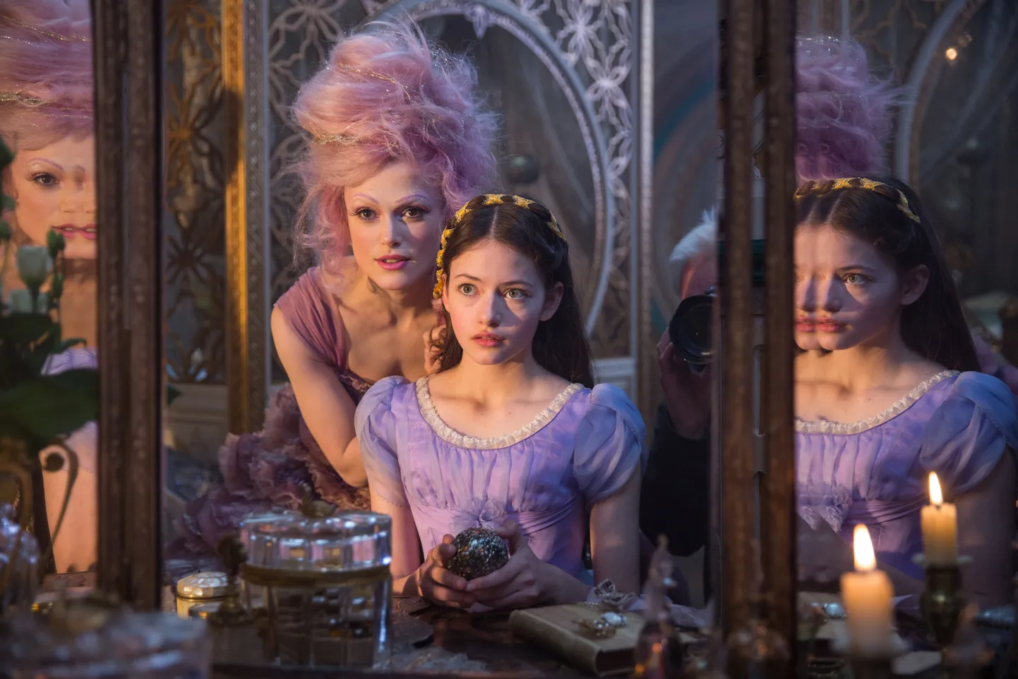 Keira Knightley ja Mackenzie Foy filmis «Pähklipureja ja neli kuningriiki»