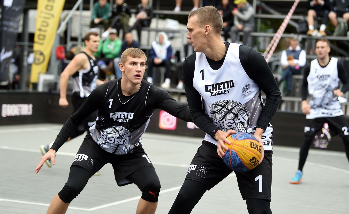 3x3 basketbola turnīrs "Ghetto Basket Rīga Challenger" starp Latvijas komandu "Rīga" un Krievijas komandu "Runa" Grīziņkalnā.