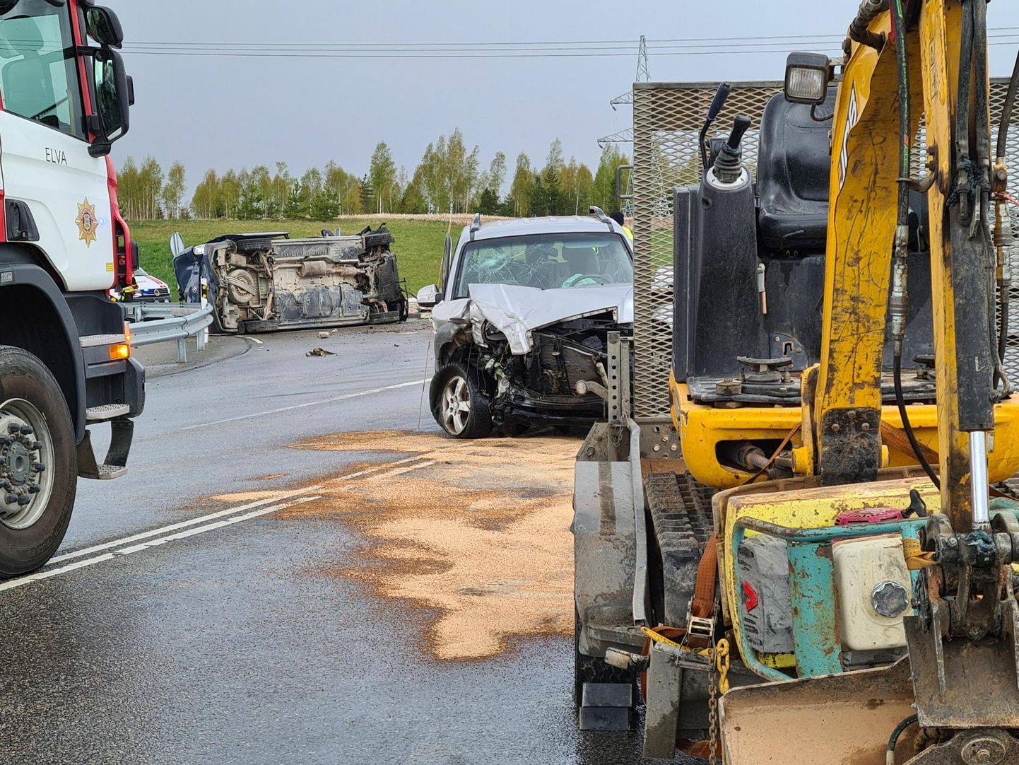 В волости Эльва в Тартумаа на первом километре дороги Эльва-Пухья 28 апреля произошло серьезное дорожно-транспортное происшествие, в результате которого погибли два человека. В ходе производства по уголовному делу выяснилось, что виновником ДТП стал 91-летний мужчина, управлявший автомобилем Hyundai.