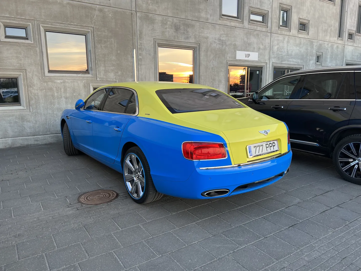 Необычный автомобиль марки Бентли