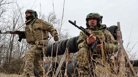 Ukrainas armija svētdien nogalinājusi vai ievainojusi 870 krievu iebrucējus