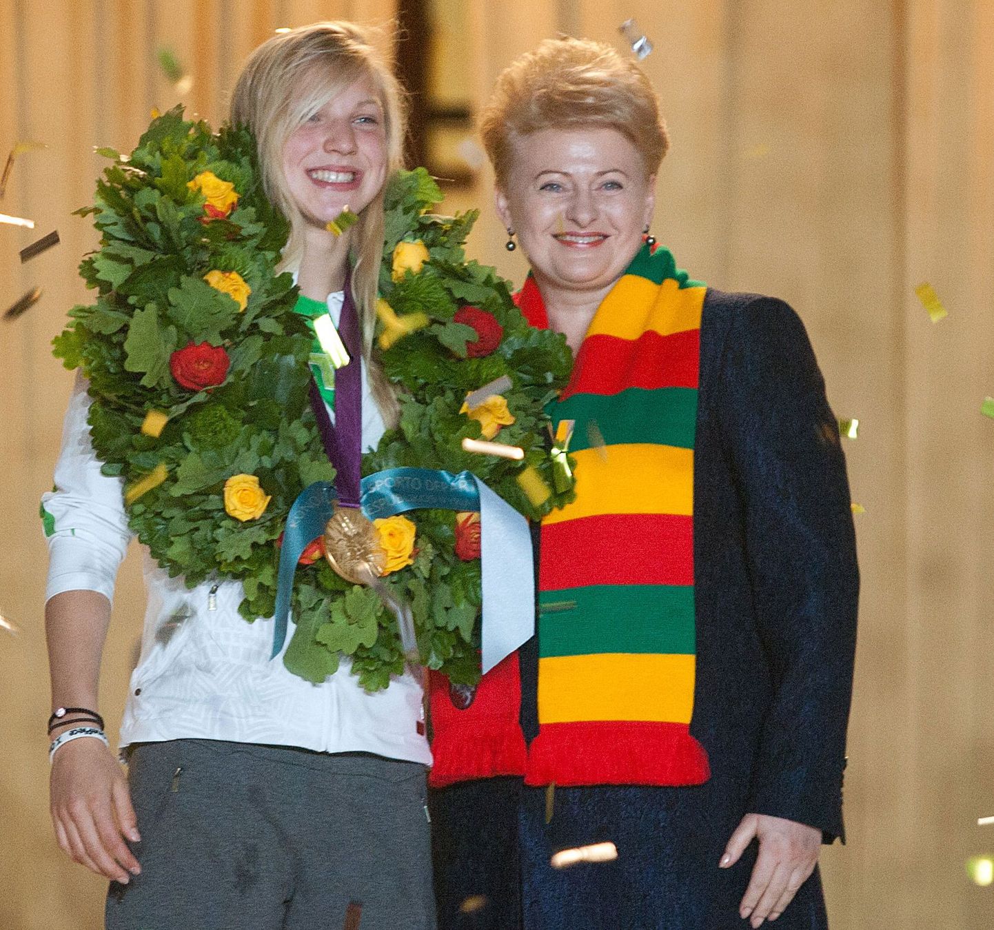 Leedu president Dalia Grybauskaite (paremal) koos ujuja Ruta Meilutytega