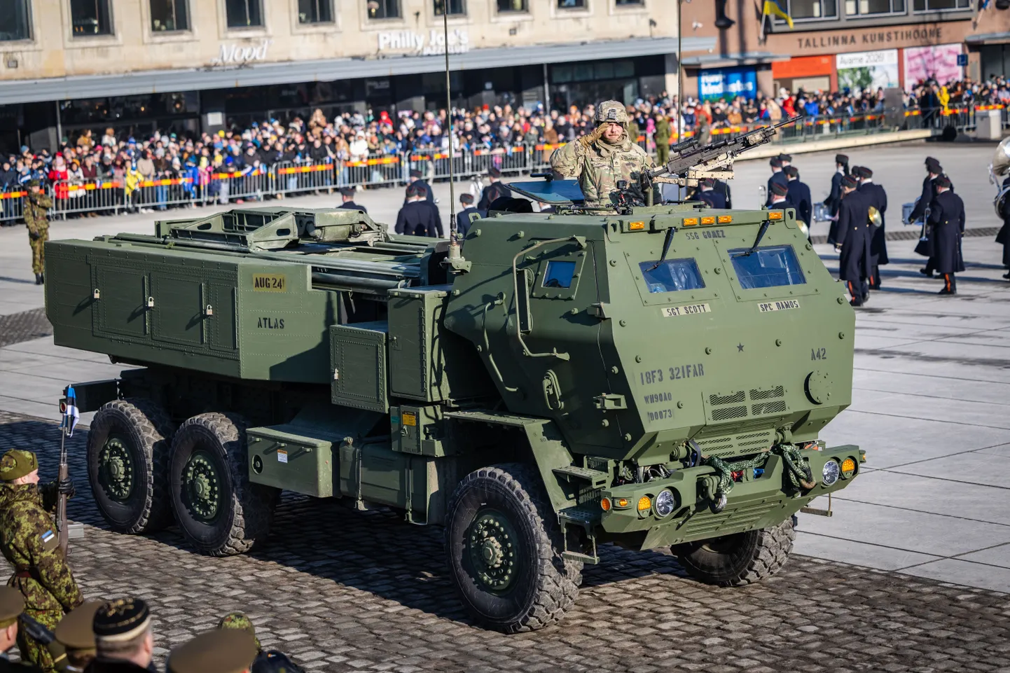 Ameerika Ühendriikide mitmikraketiheitja HIMARS tänavusel vabariigi aastapäevale pühendatud kaitseväe paraadil.