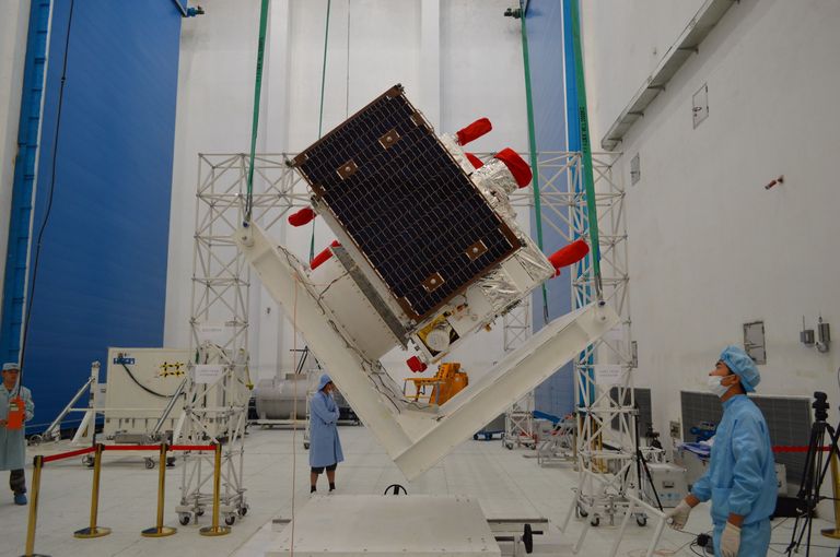 635 kilo kaaluva satelliidi valmimine Hiina kosmoselaborites.