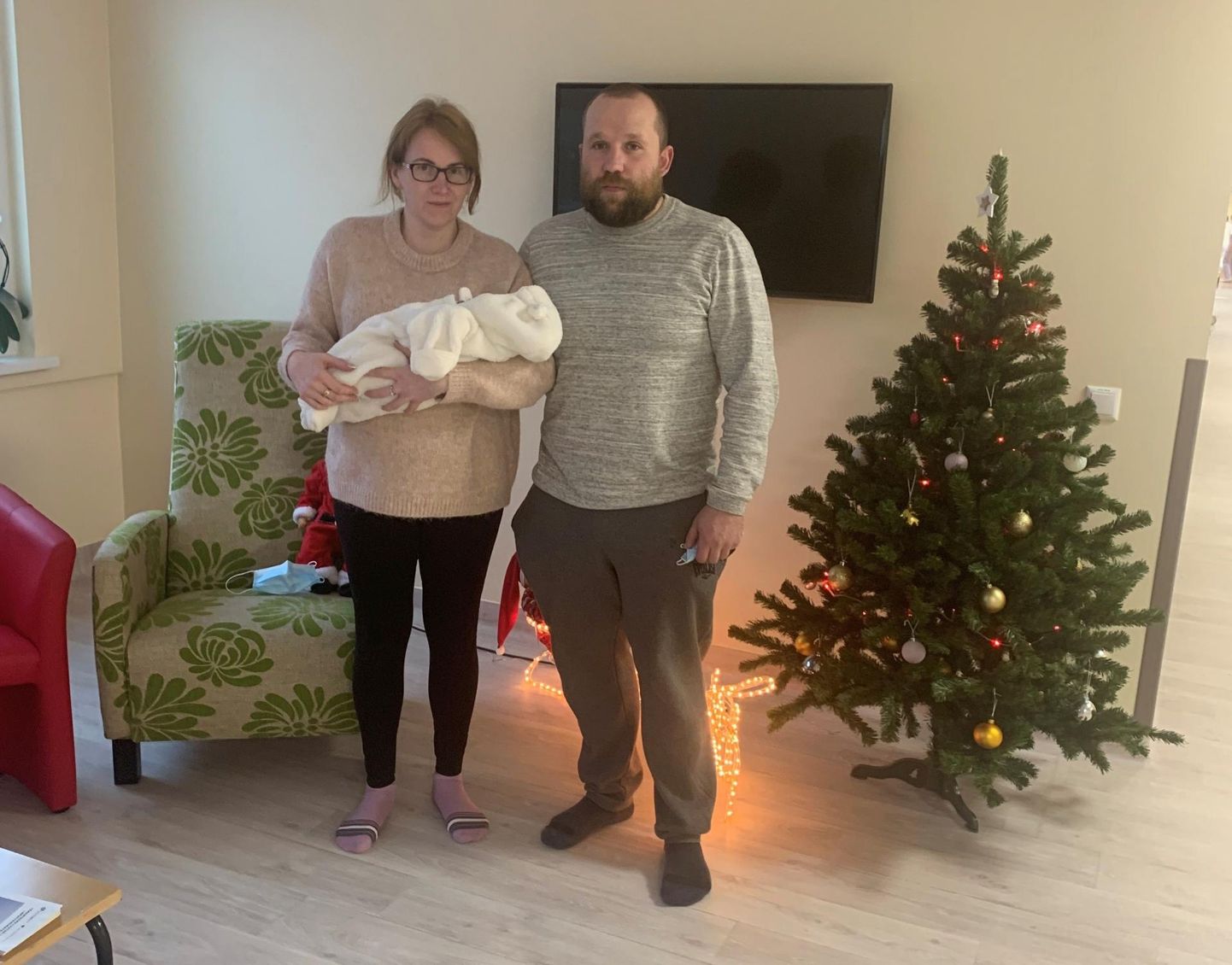 Lõuna-Eesti haiglas sündinud uue aasta esimene laps ning ema Karoli ja isa Marti. Pesamuna nägi ilmavalgust 4. jaanuaril kell 5.19.