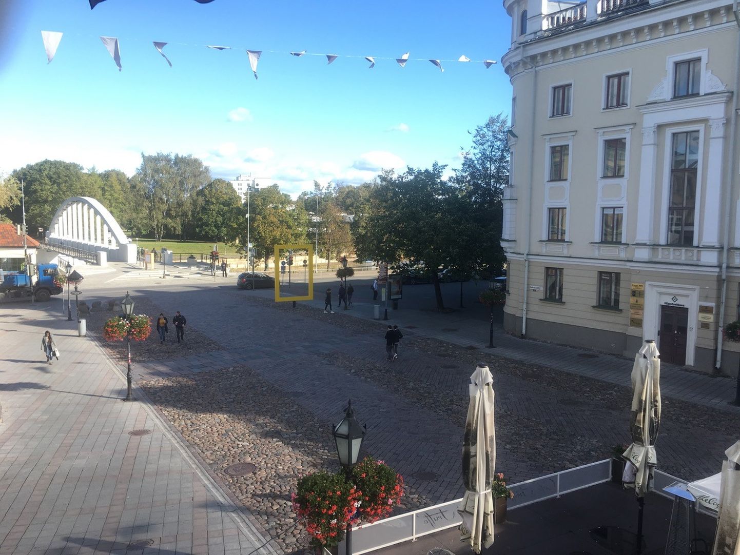 Tallinna tehnikaülikool (TalTech) avab Tartu raekoja platsil reede üheks päevaks Eesti suurima põgenemislabürindi.