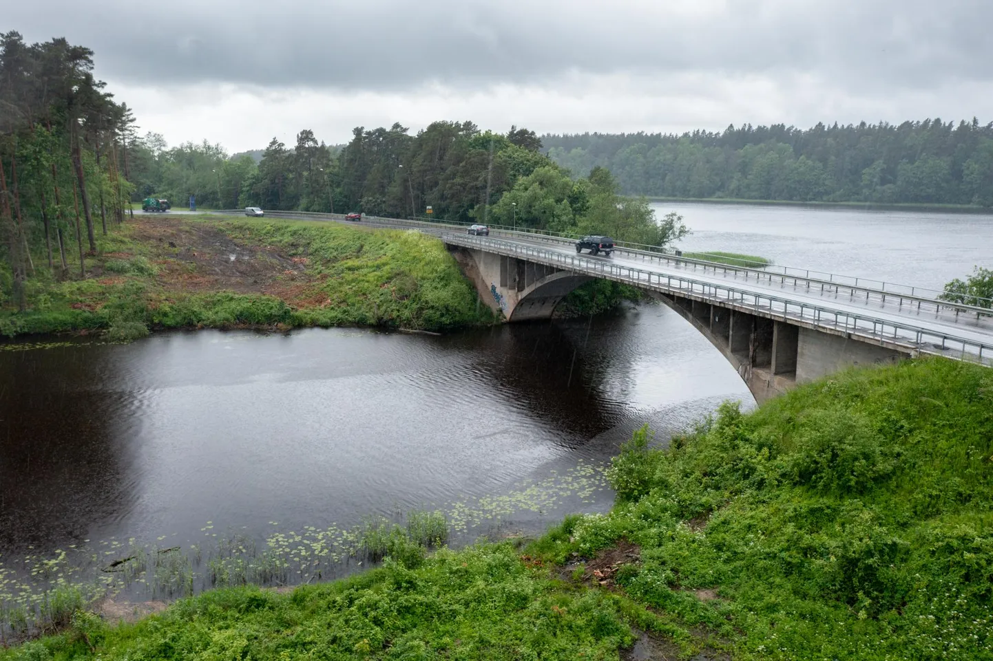 Olemasoleva Sindi-Lodja silla väärtuslikemad elemendid ehk kaar ja kaldasambad on säilinud autentsena.