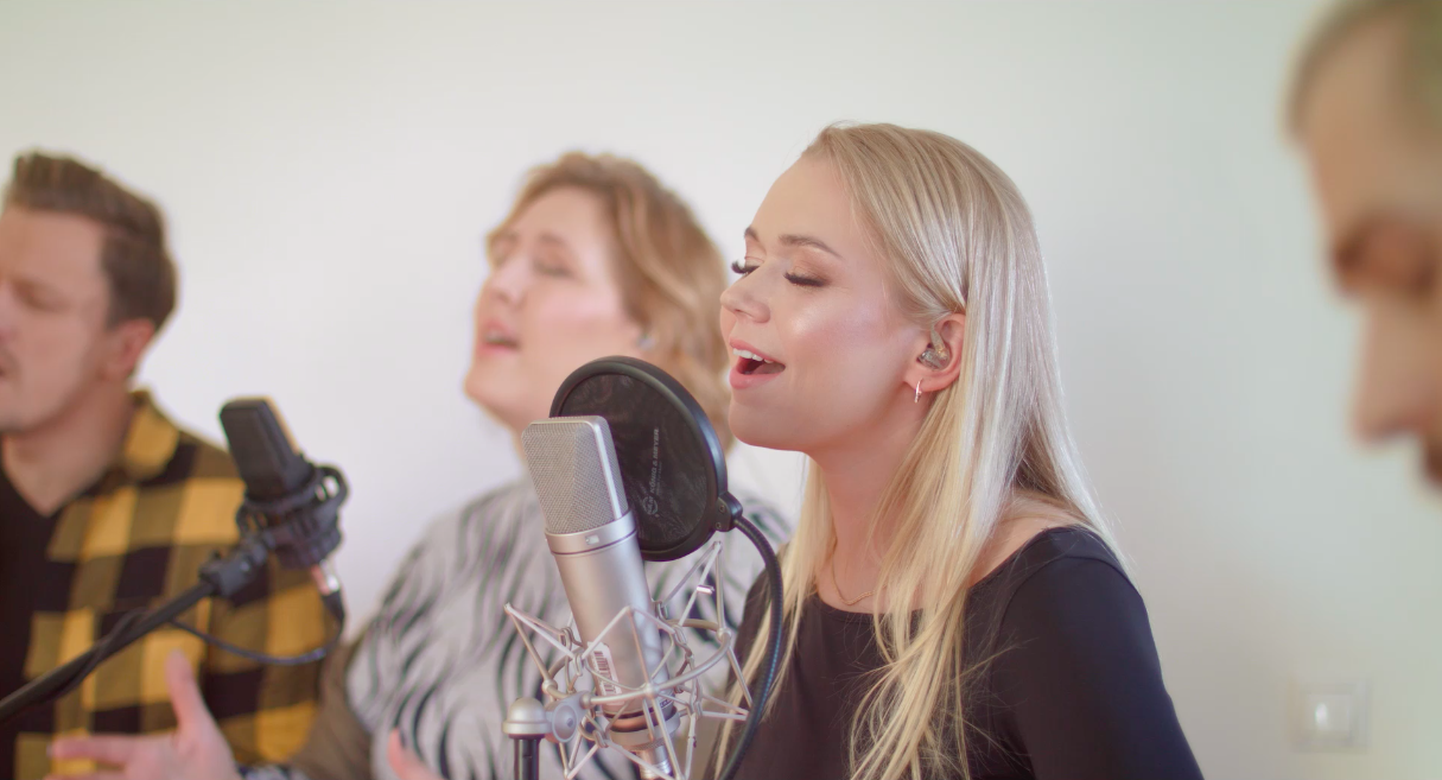 Kadiah lindistas Eesti Laulu võistlusloost akustilise versiooni.