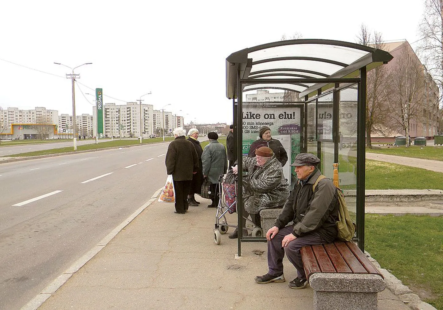 Так как основными пассажирами нарвских автобусов являются имеющие право на бесплатный проезд пенсионеры, удивляться падению доходов предприятия не приходится, считает руководство нарвского автопарка.