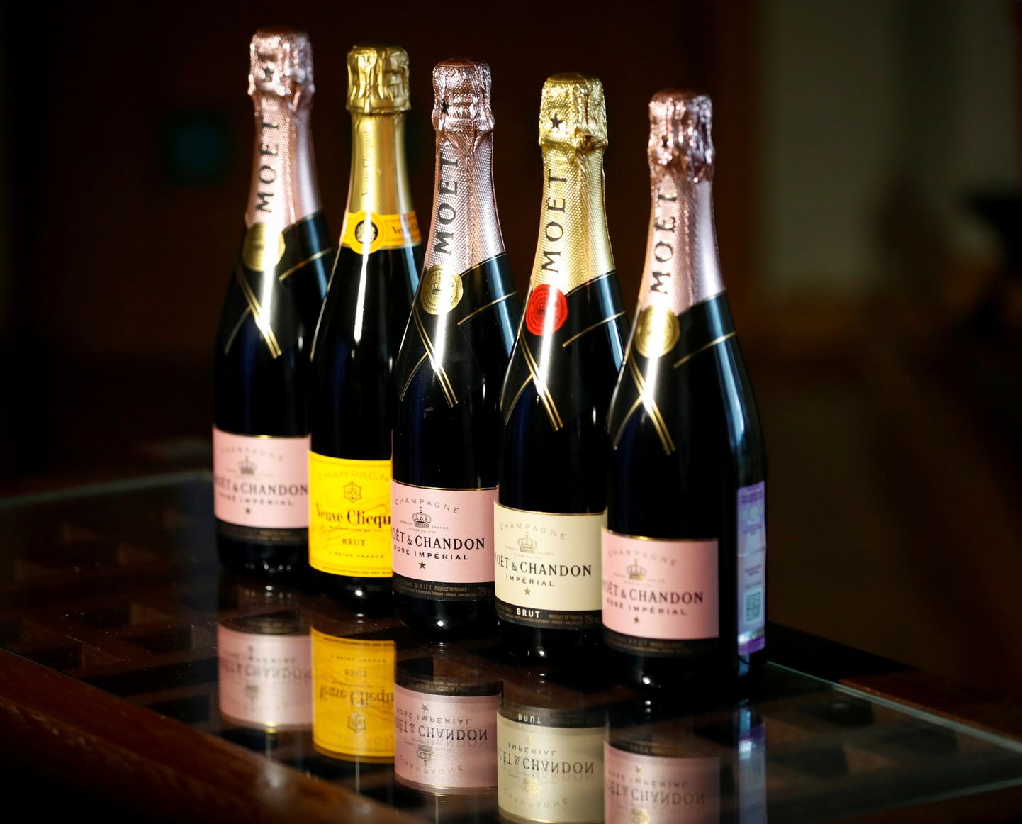 Moët & Chandoni ja Veuve Clicquot’ šampanjapudelid.