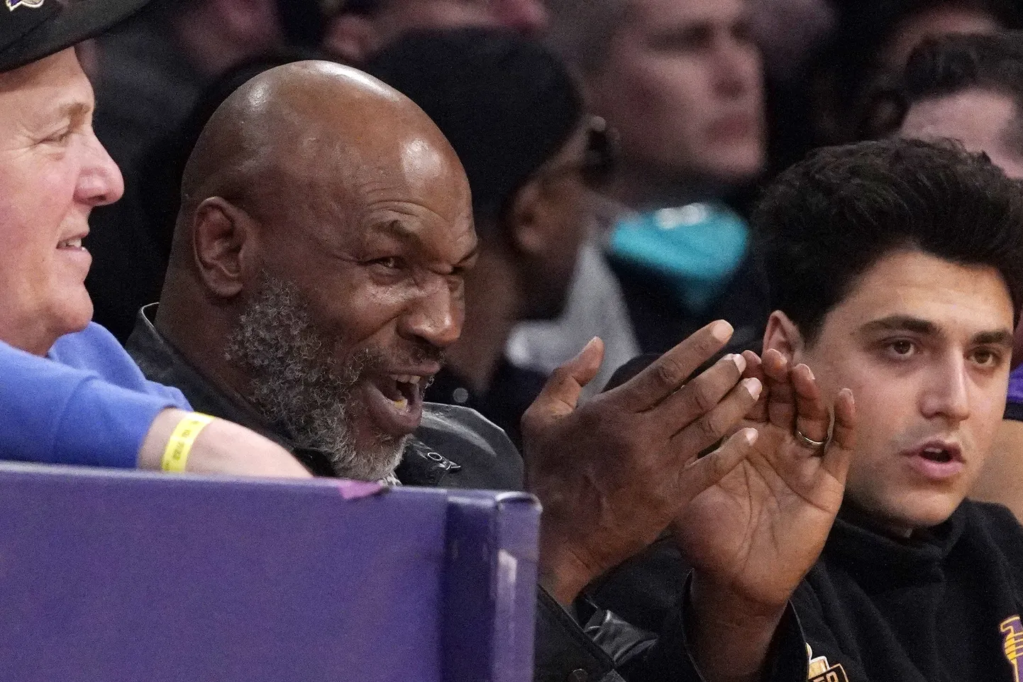 Mike Tyson on ka suur korvpallifänn.