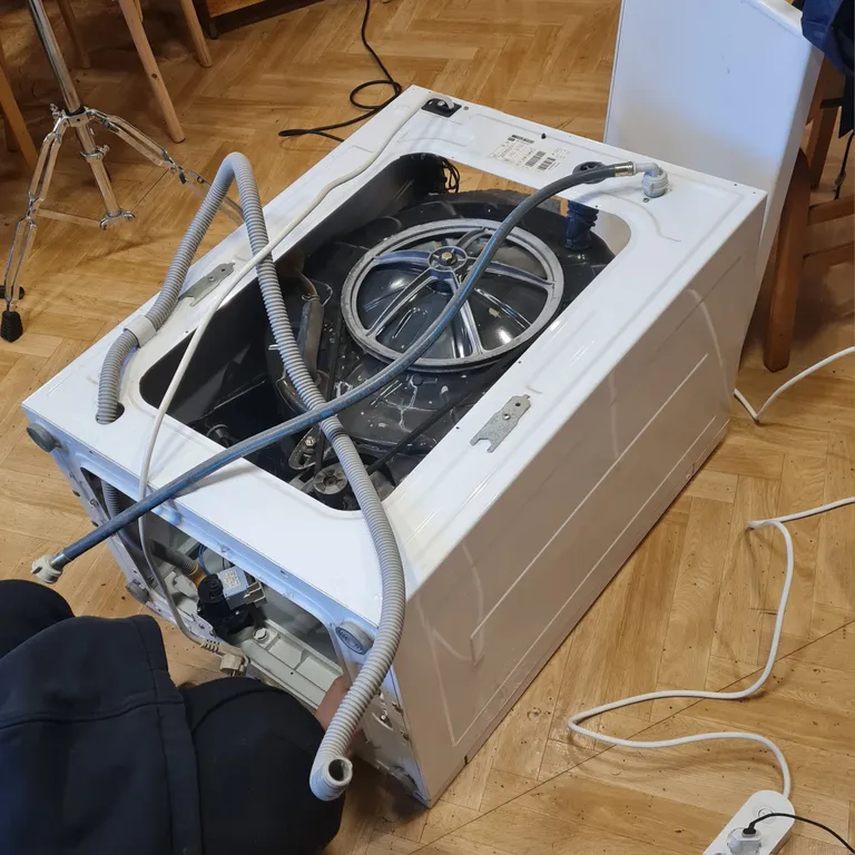 Veļasmašīna lēnām pārtop par mūzikas instrumentu.