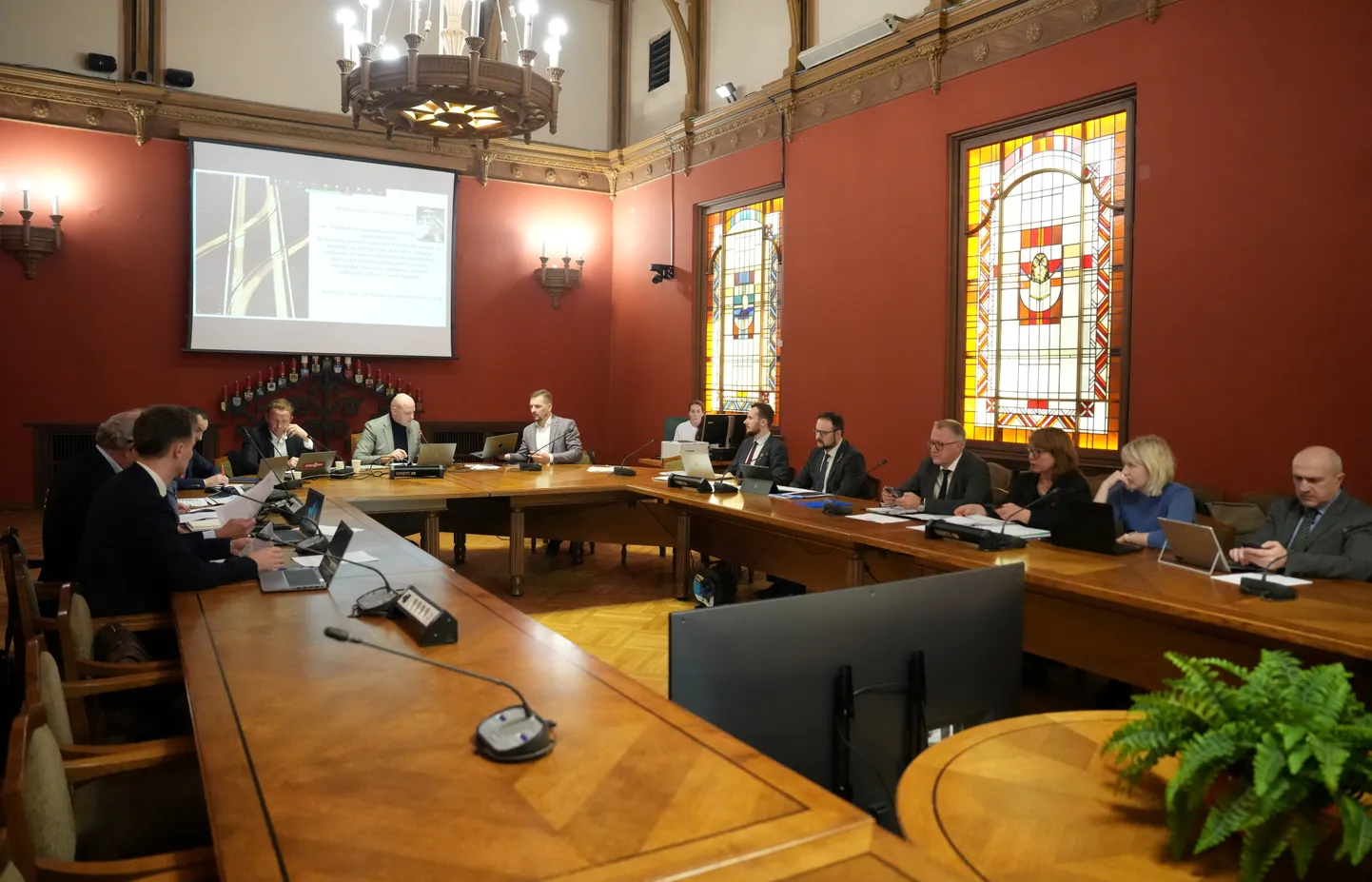 Saeimas parlamentārās izmeklēšanas komisijas sēde par "Rail Baltica" projekta parlamentārās kontroles nodrošināšanu, lai apzinātu projekta īstenošanā pieļautās kļūdas un panāktu, ka tas kļūst par prioritāru valdības jautājumu.