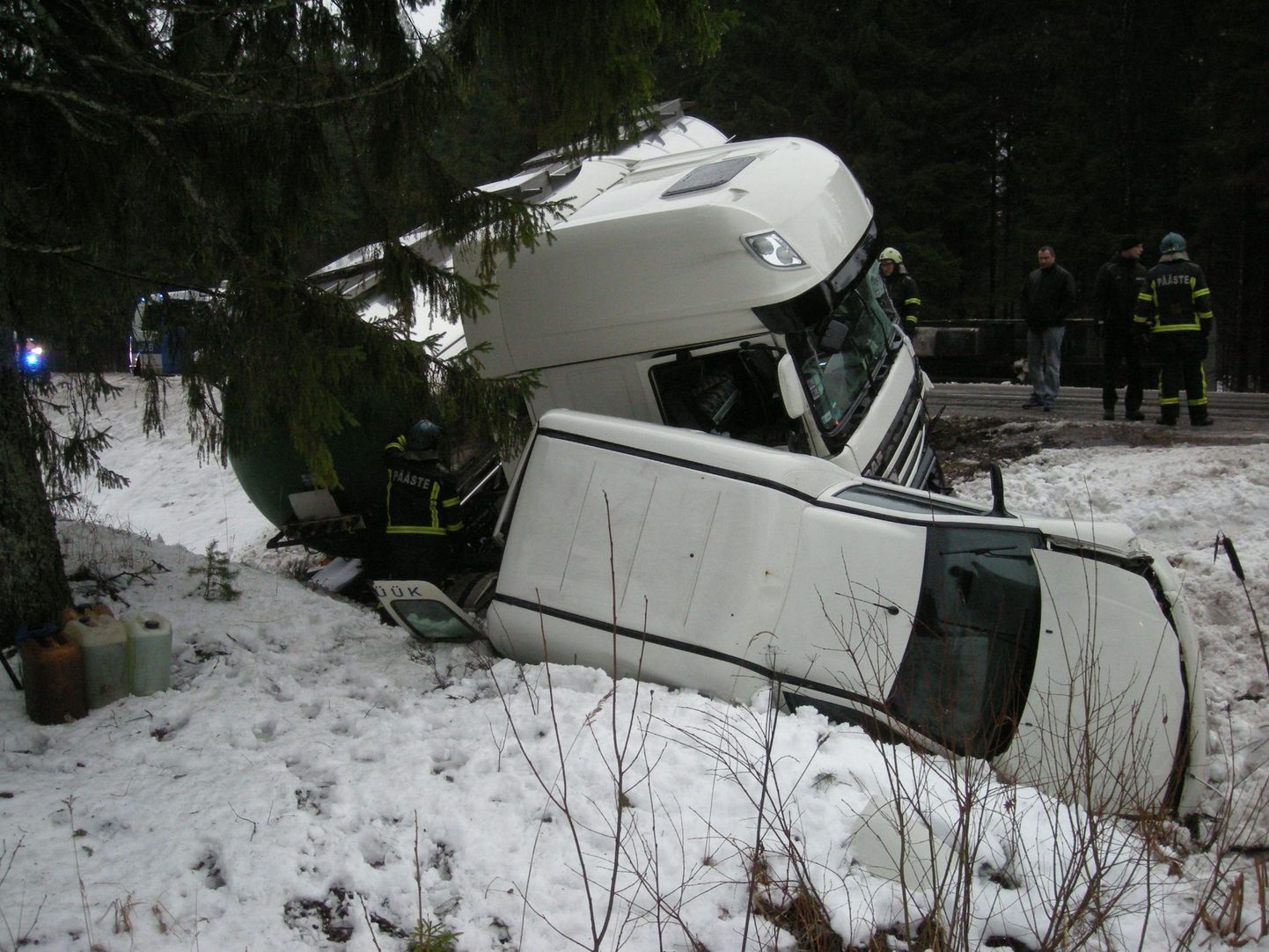 Liiklusõnnetus Kärsu külas 27. jaanuaril.