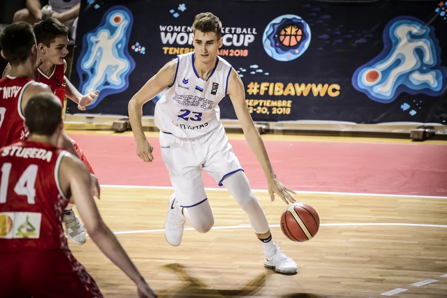Henri Drell (number 23).