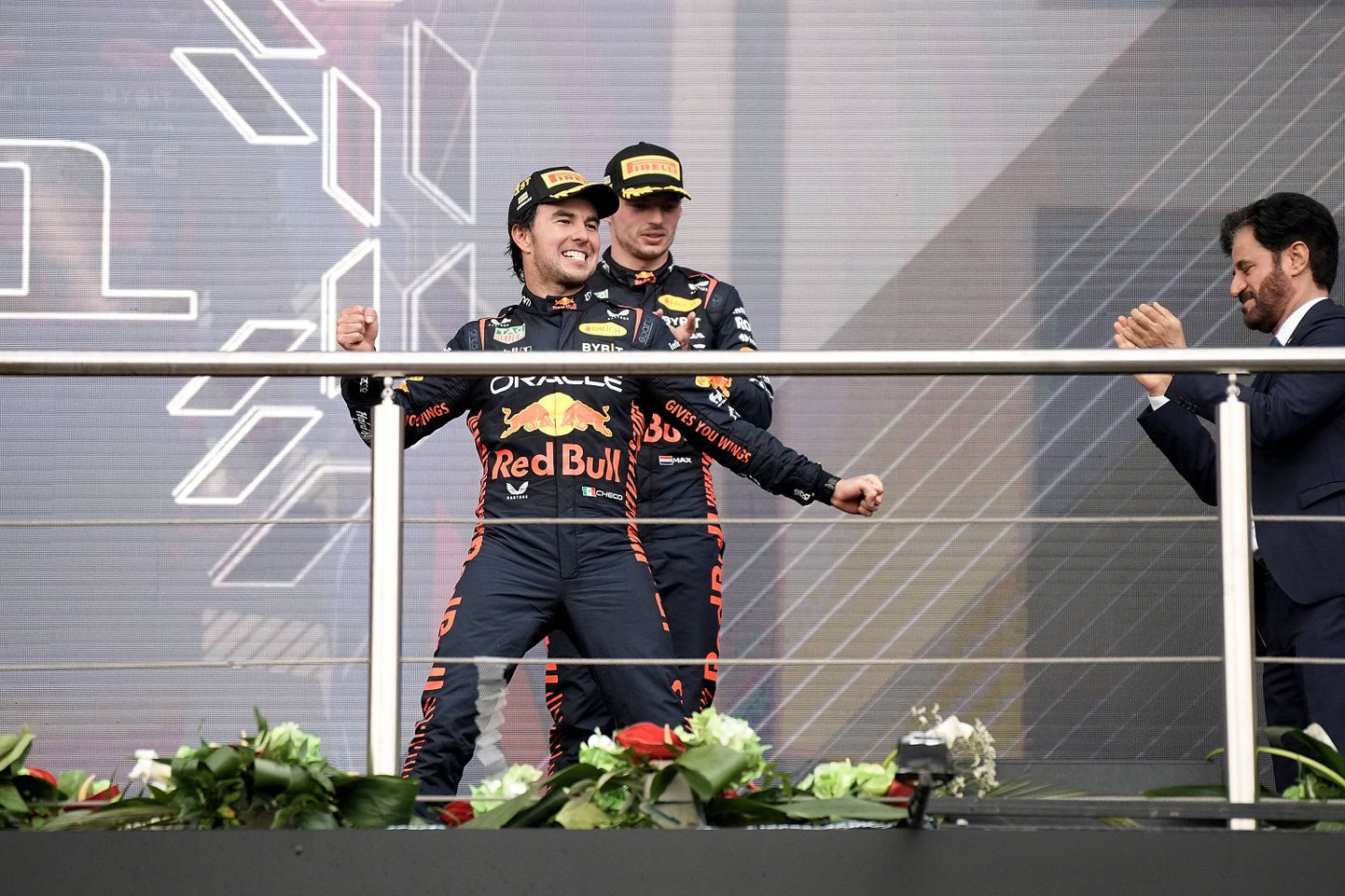 Sergio Perez (esiplaanil) ja Max Verstappen.