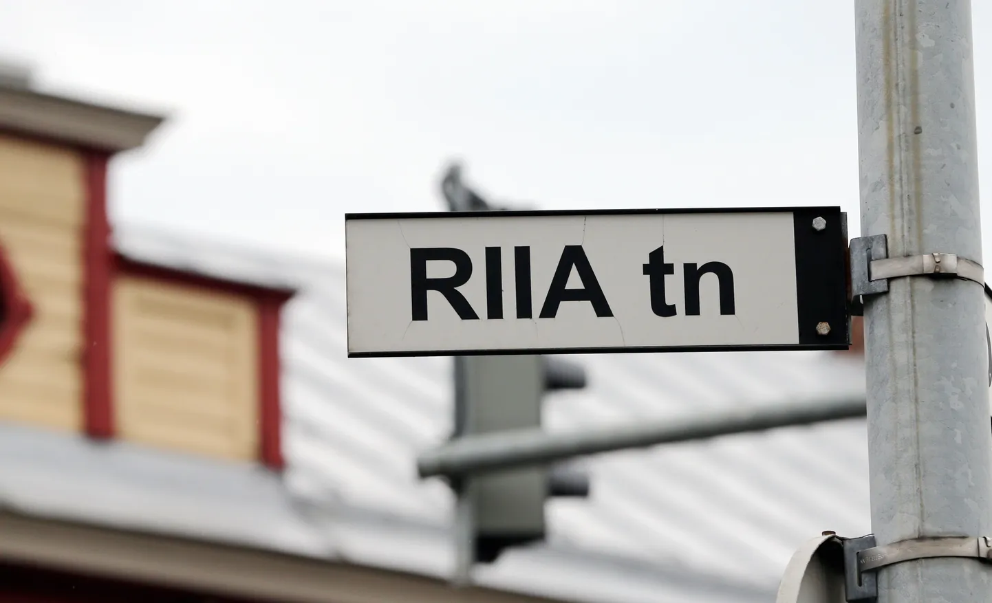 Riia tänaval liiklemine tõotab lähema pooleteise kuu jooksul kujuneda üpris keeruliseks.