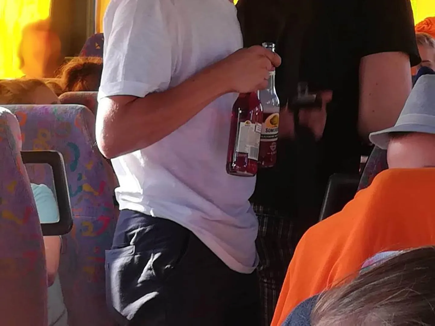 Rahvusvahelise puhkpilliorkestri Wersalinka kontserdireis läks tänavu ülekäte, sest bussisõidu ajal tarvitasid orkestri täiskasvanud liikmed alkoholi.