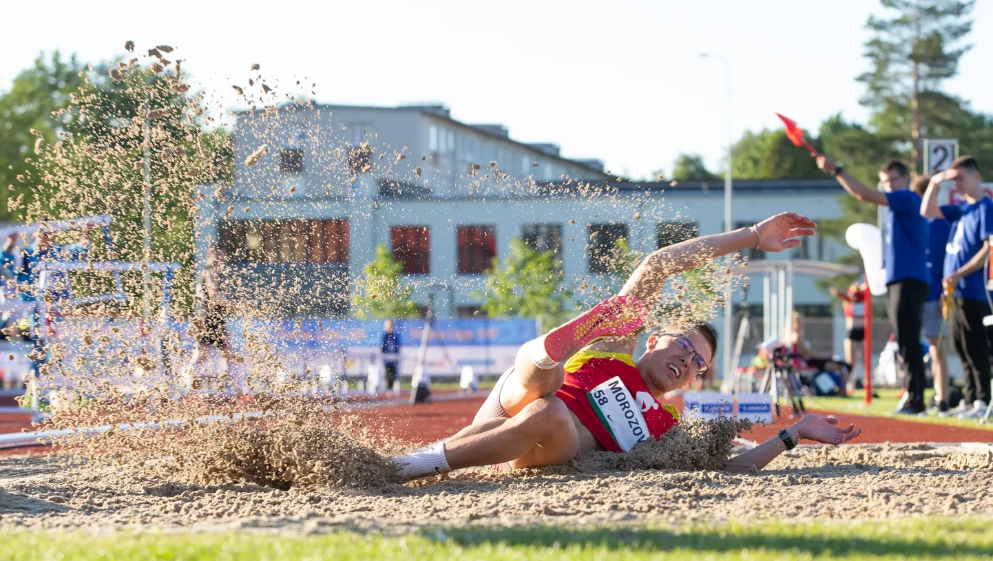 Neljapäeval Kolumbias  elu senise parima hüppe teinud Viktor Morozovile kuulub ka Jõhvi linnastaadioni rekord.