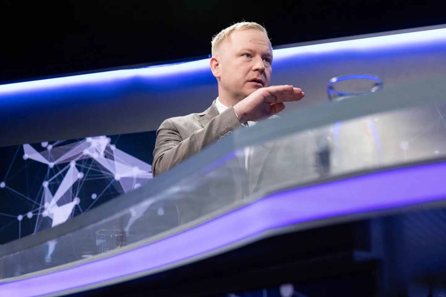 Rahandusminister Mart Võrklaev .