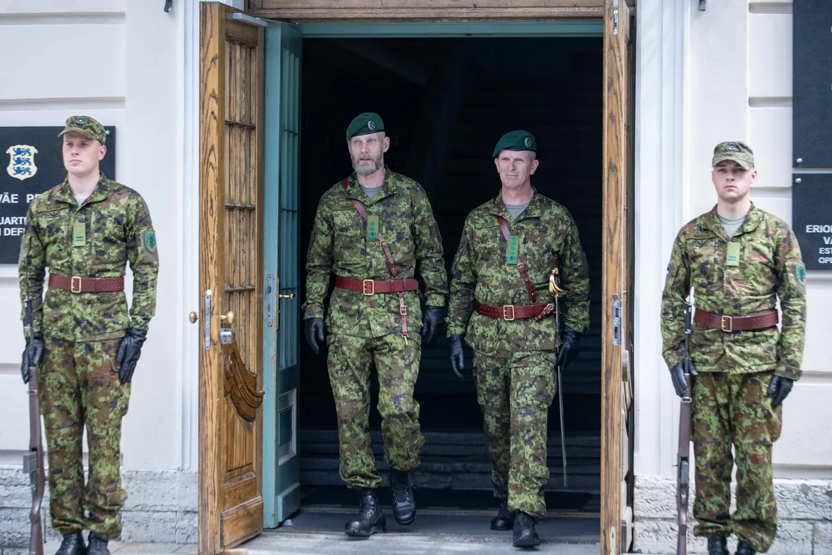Major General Andrus Merilo (left) assumed the position of Chief of Defense in July 2024 following the resignation of his predecessor, General Martin Herem (right).