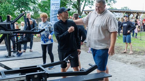 Kaks spordilegendi avasid Essus välijõusaali