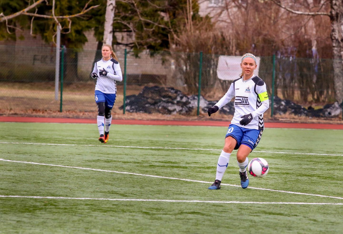 Pärnu jalgpalliklubi naiskond kaotas Balti liiga poolfinaalis Minski naiskonnale ja mängib pühapäeval pronksmedalitele.