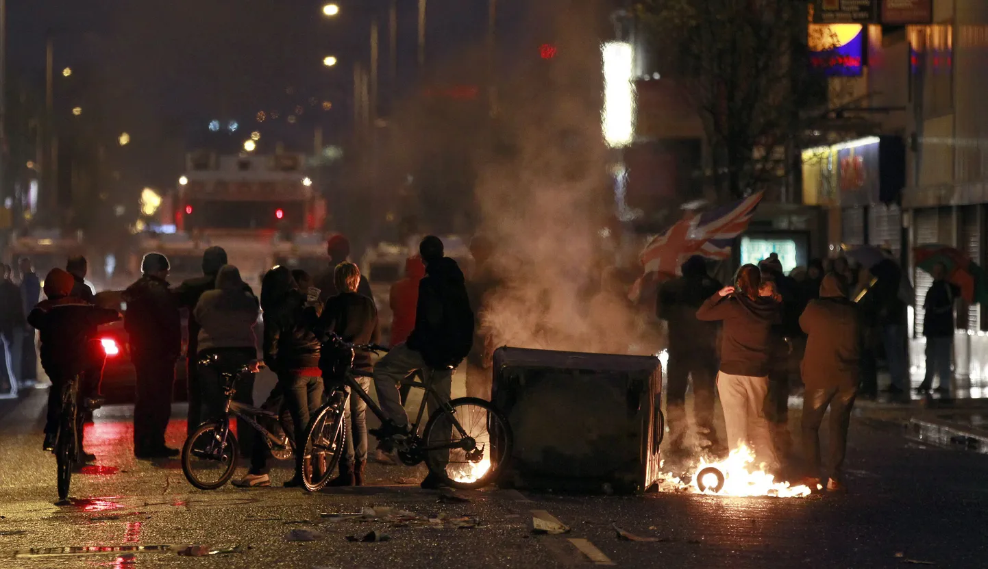 Protestijad laupäeva õhtul Belfastis.