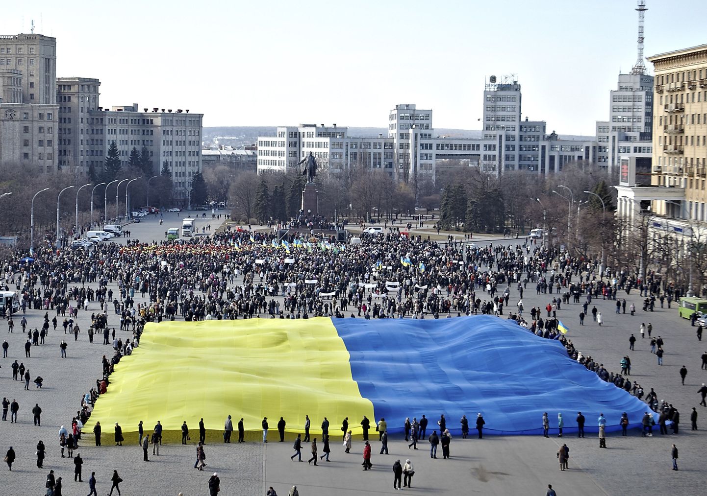 Hiiglaslik Ukraina lipp Harkivis.