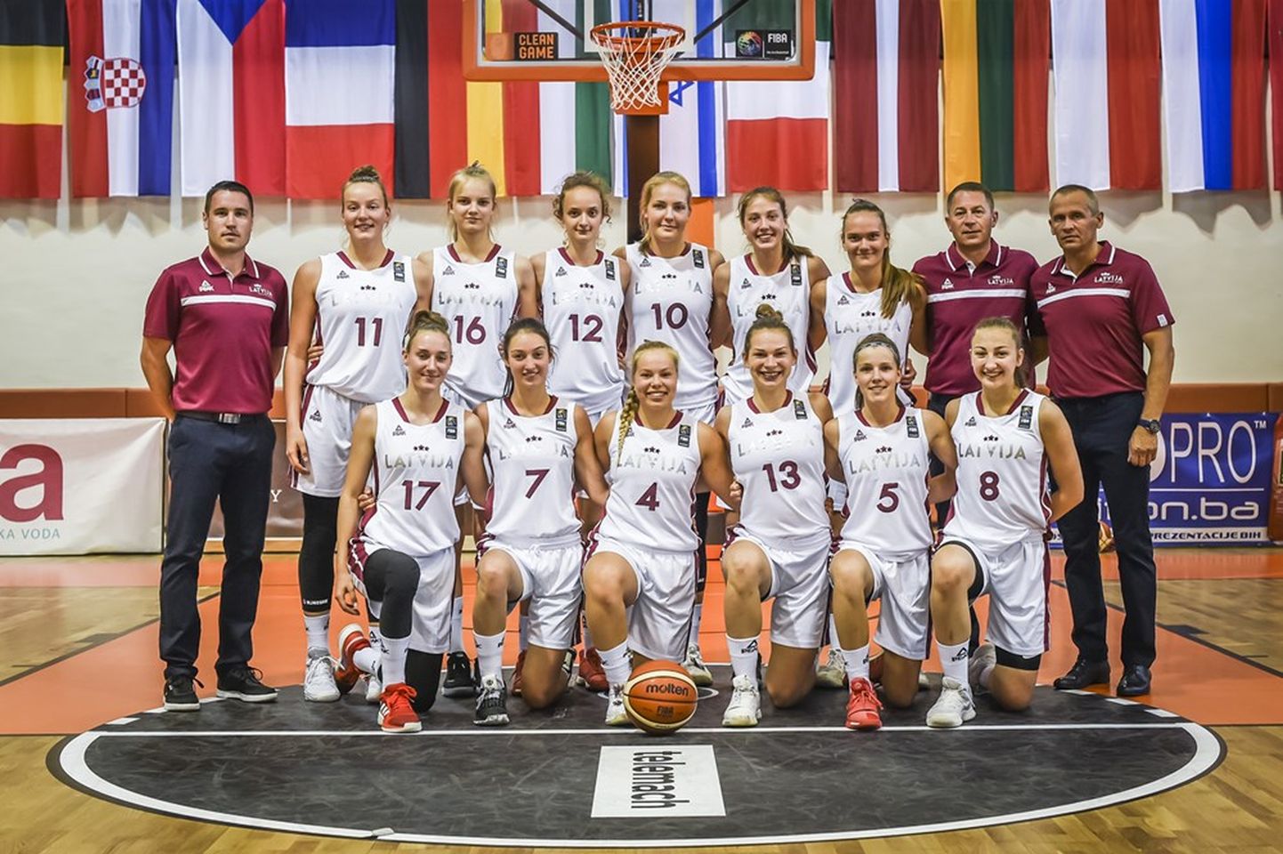 Latvijas U-18 izlases basketbolistes