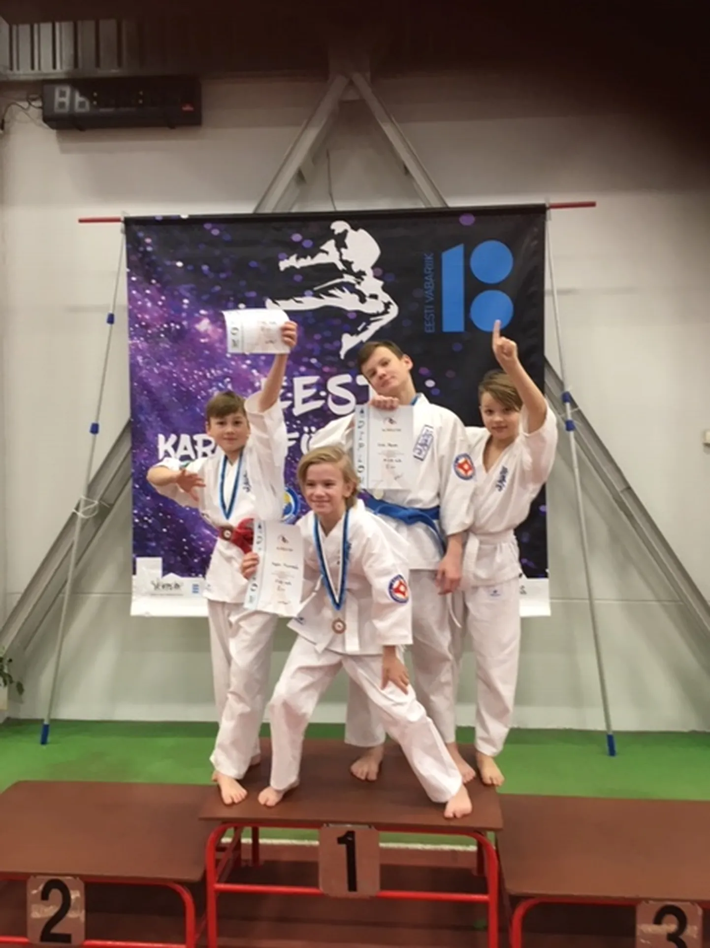 Fotol vasakult: Andreas Avloi, Kaspar Nurmsalu (ees), Asko Olonen, Lauri Punapart