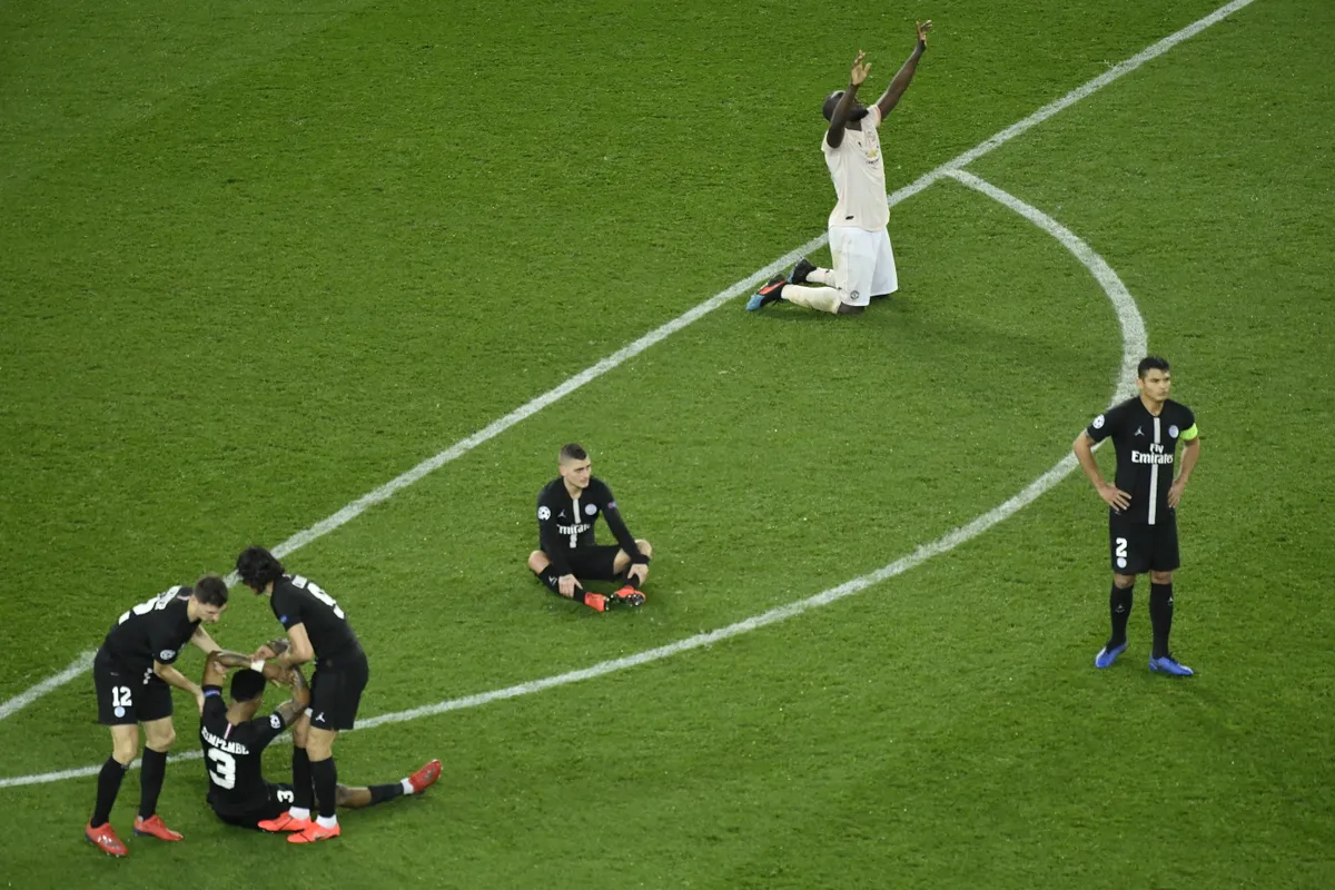 Parc des Princes 6. märts 2019. ManU ründajal Romelu Lukakul käed taeva poole
