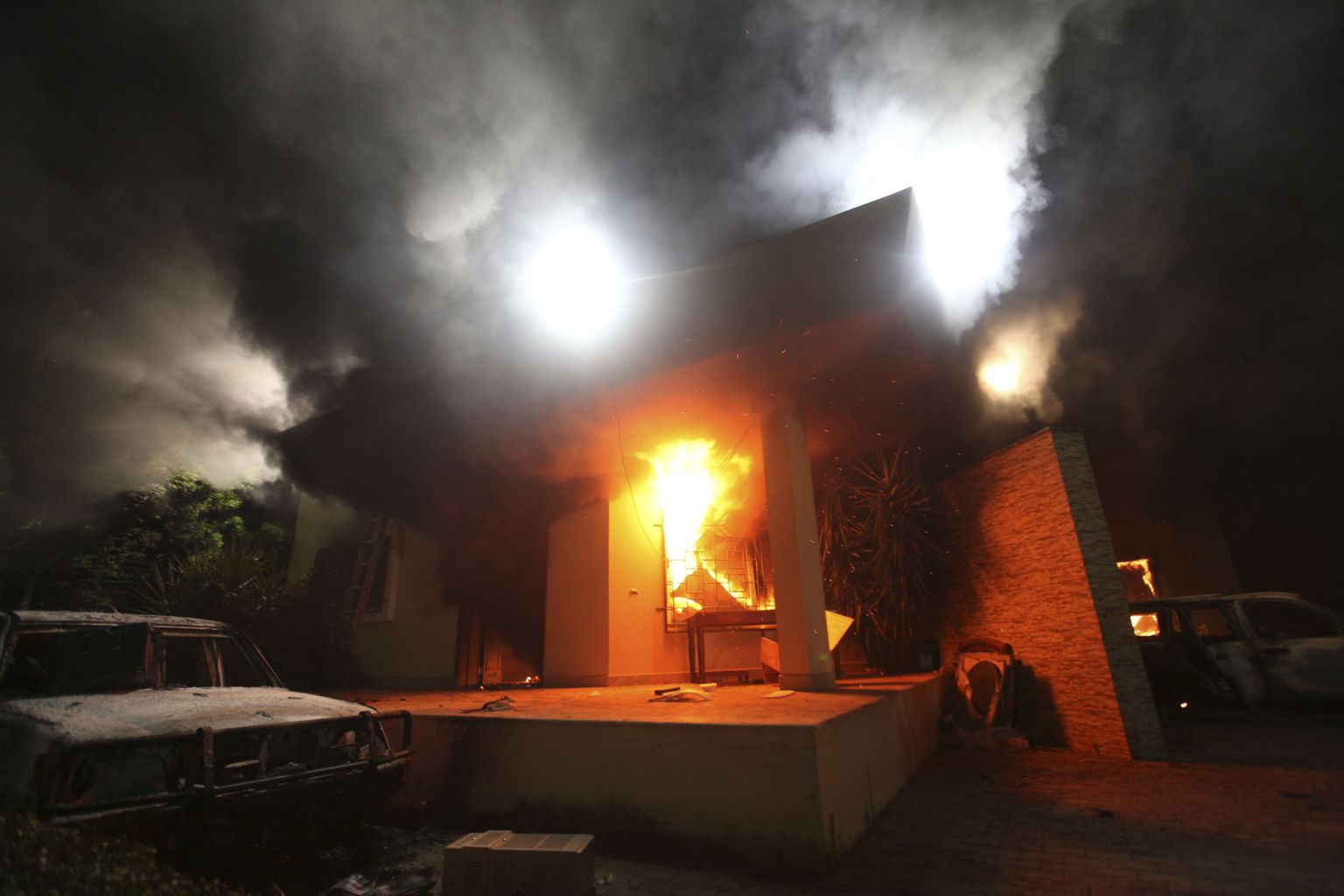 2012. aasta 11. septembril rünnati USA saatkonda Benghazis